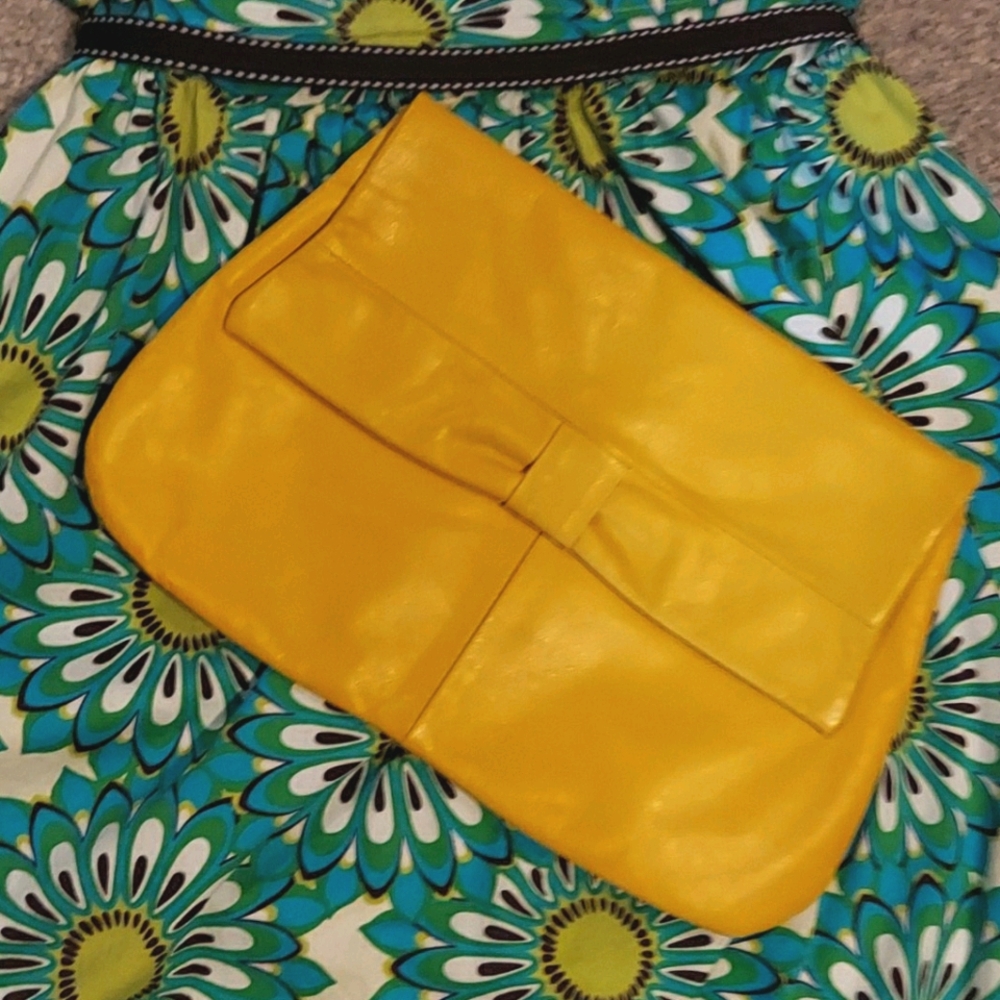 Contessa genuine leather vintage clutch gold